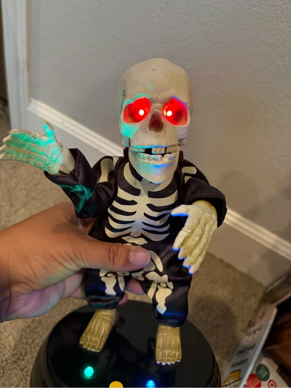 Gemmy Grave Raver Livin La Vida Loca animated dancing skeleton Sings/no movement